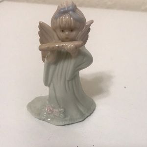 Vintage Russ Berrie Small Flute Playing Angel Figurine Porcelain About 3 X 2"